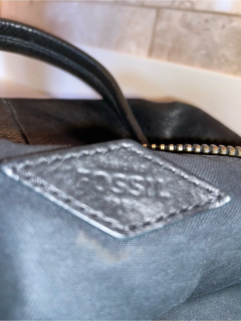 Fossil Black Pebble Leather Women’s Shoulder Bag with Crossbody Strap